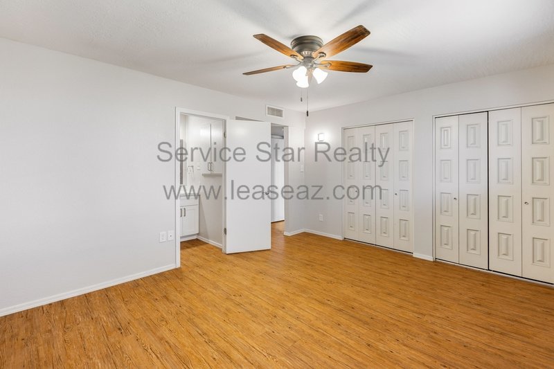 Fantastic 5 Bedroom + Swimming Pool + NO HOA!! property image