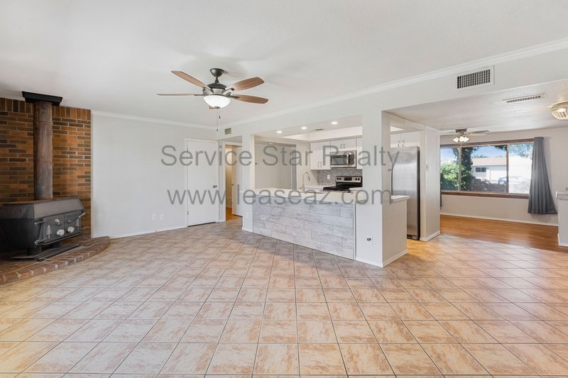 Fantastic 5 Bedroom + Swimming Pool + NO HOA!! property image
