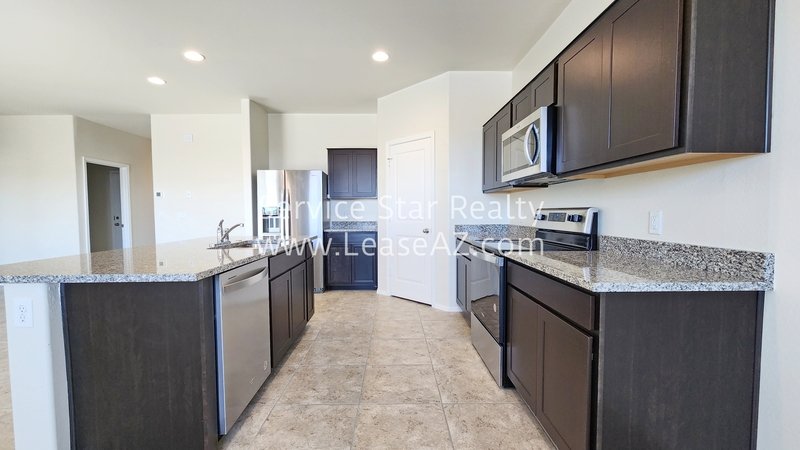 **MOVE IN SPECIAL -- 2 WEEKS FREE RENT!!** property image