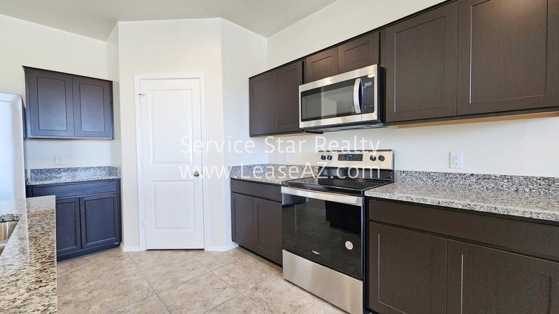 **MOVE IN SPECIAL -- 2 WEEKS FREE RENT!!** property image