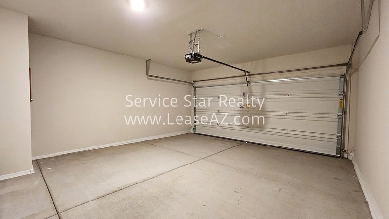 **MOVE IN SPECIAL -- 2 WEEKS FREE RENT!!** property image