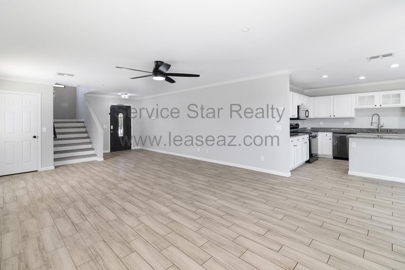 Stunning 4BED/2.5 Bath Home property image