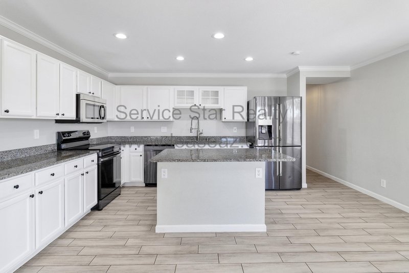 Stunning 4BED/2.5 Bath Home property image