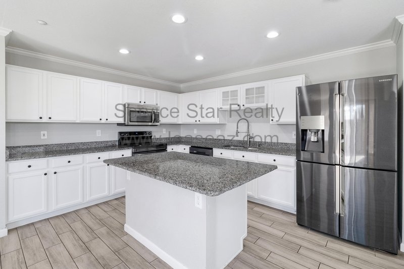 Stunning 4BED/2.5 Bath Home property image