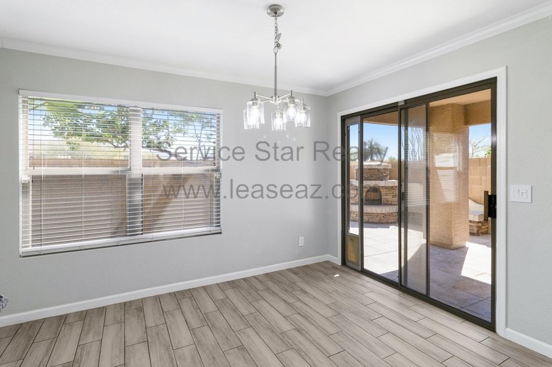 Stunning 4BED/2.5 Bath Home property image