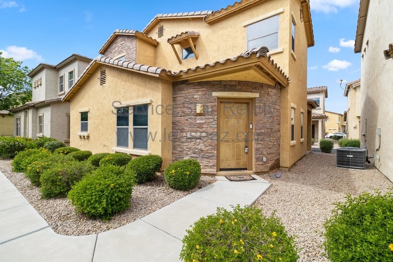Fantastic 3BR/2.5BA in Surprise! property image