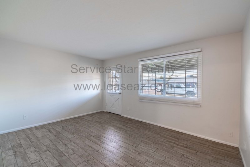 Awesome TEMPE 5bd/2ba home with Fireplace & POOL! property image