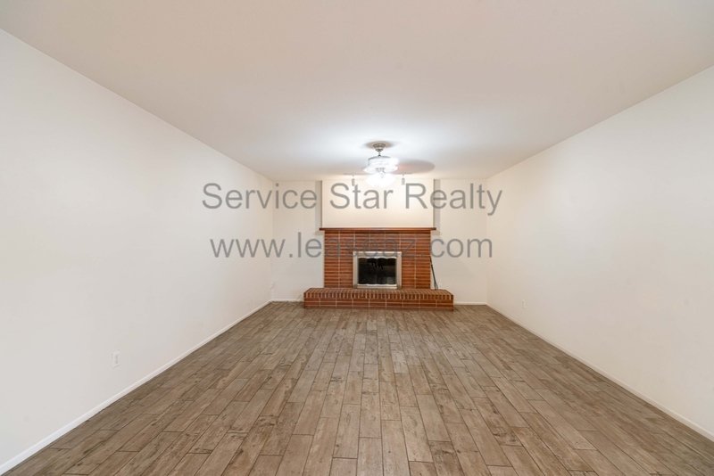 Awesome TEMPE 5bd/2ba home with Fireplace & POOL! property image