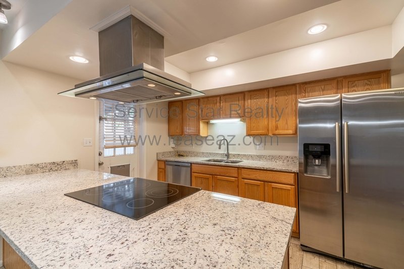 Awesome TEMPE 5bd/2ba home with Fireplace & POOL! property image