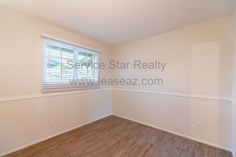 Awesome TEMPE 5bd/2ba home with Fireplace & POOL! property image