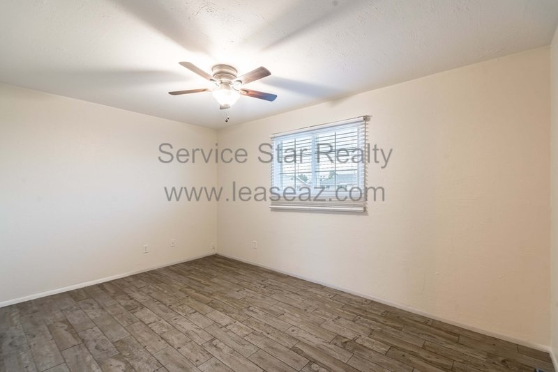 Awesome TEMPE 5bd/2ba home with Fireplace & POOL! property image