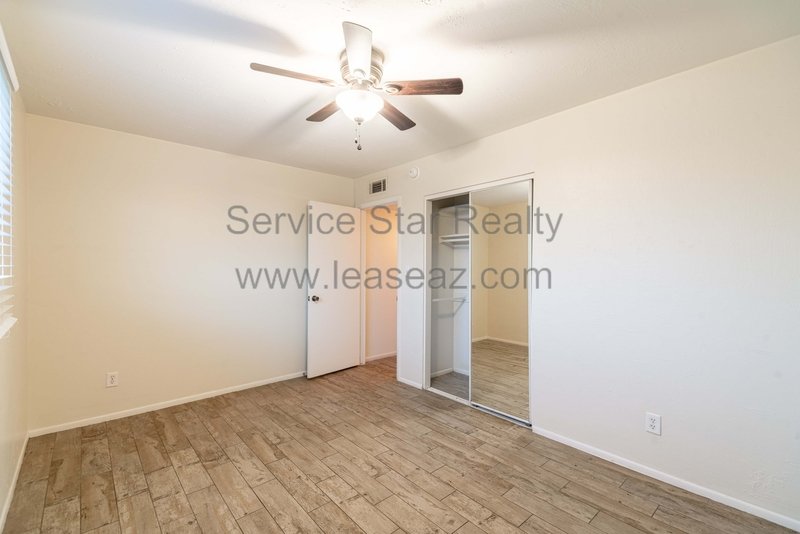 Awesome TEMPE 5bd/2ba home with Fireplace & POOL! property image