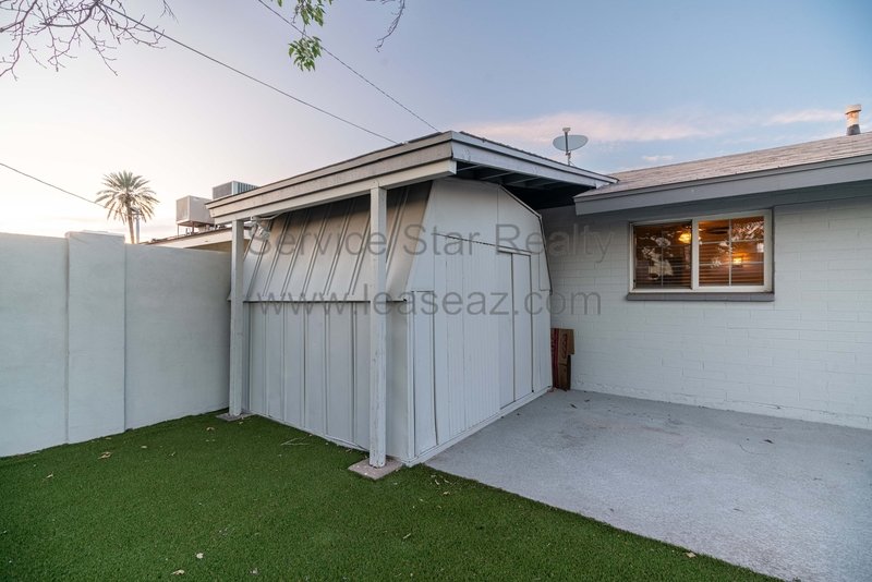 Awesome TEMPE 5bd/2ba home with Fireplace & POOL! property image