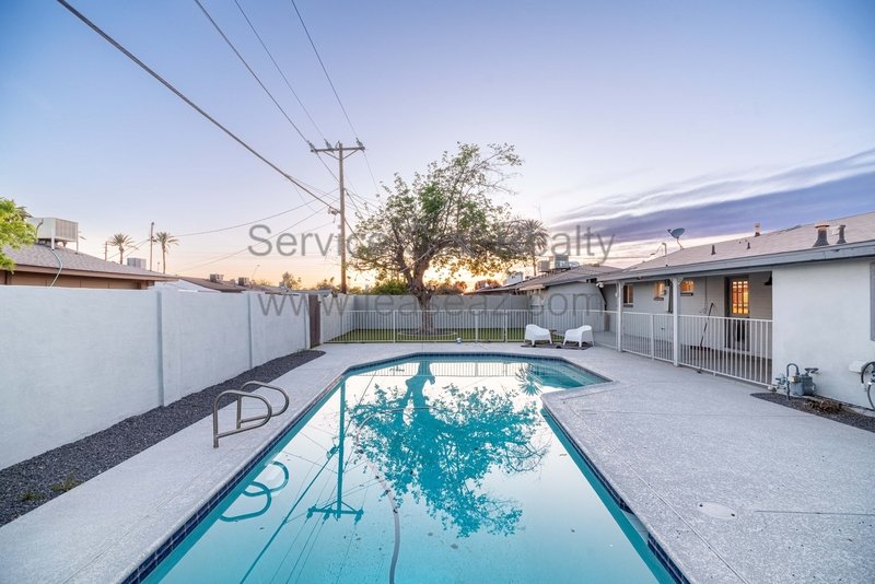 Awesome TEMPE 5bd/2ba home with Fireplace & POOL! property image