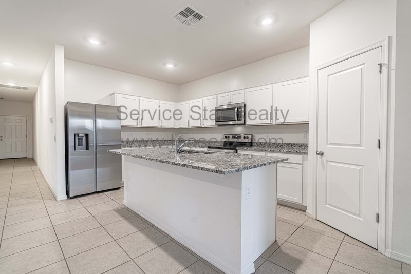 4 bedroom 3 bath in Laveen! property image