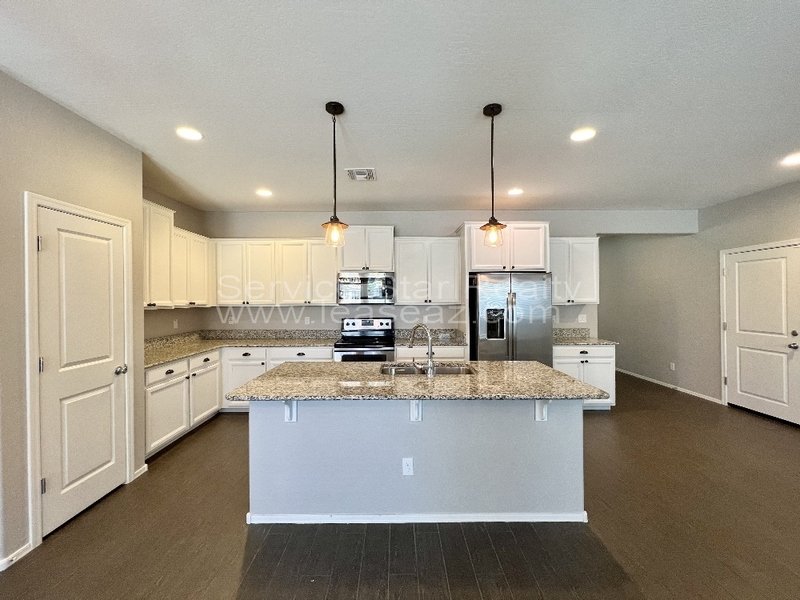 Gorgeous 3 bed/2ba in Goodyear! property image