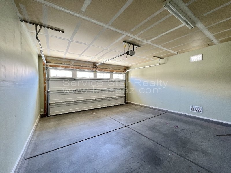 Gorgeous 3 bed/2ba in Goodyear! property image
