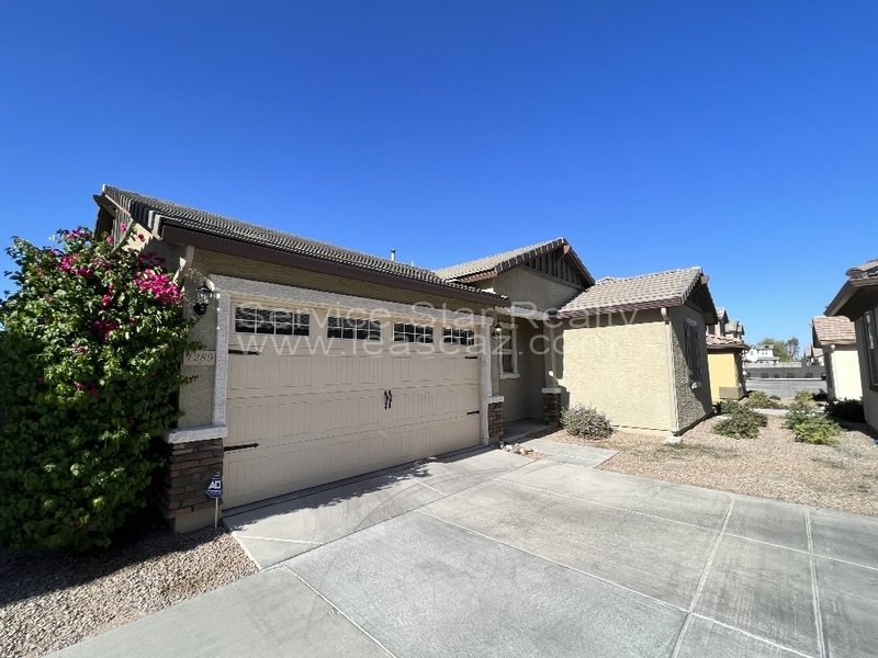 Gorgeous 3 bed/2ba in Goodyear! property image