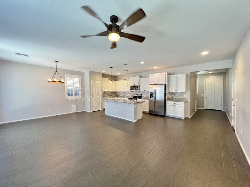 Gorgeous 3 bed/2ba in Goodyear! property image