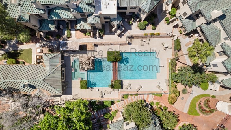 UPDATED AND BEAUTIFUL DOWNTOWN CONDO! property image