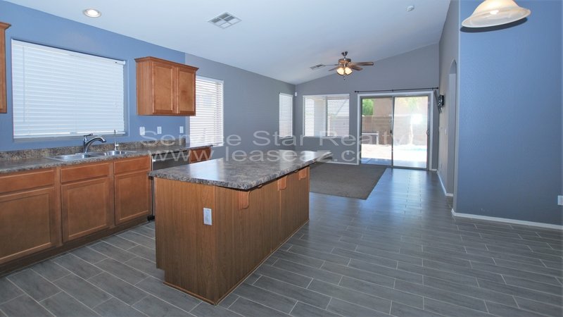 4 Bedroom, 2 bath with Pool in Goodyear! property image
