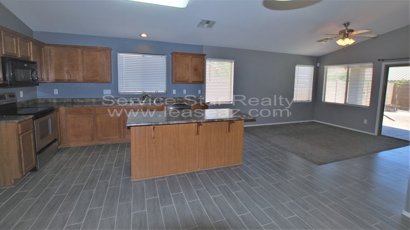 4 Bedroom, 2 bath with Pool in Goodyear! property image