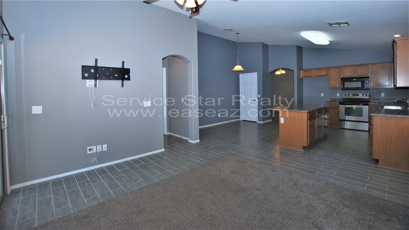 4 Bedroom, 2 bath with Pool in Goodyear! property image