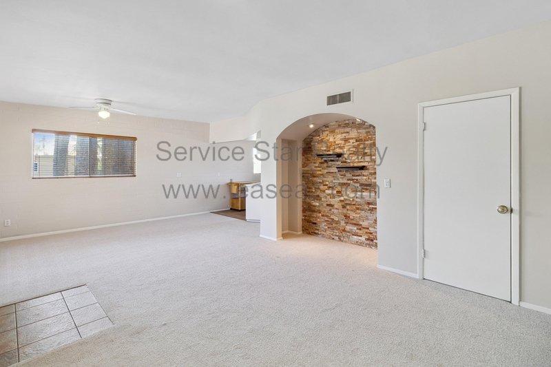 AMAZING LOCATION! 3 BED + 2 BATH CONDO property image