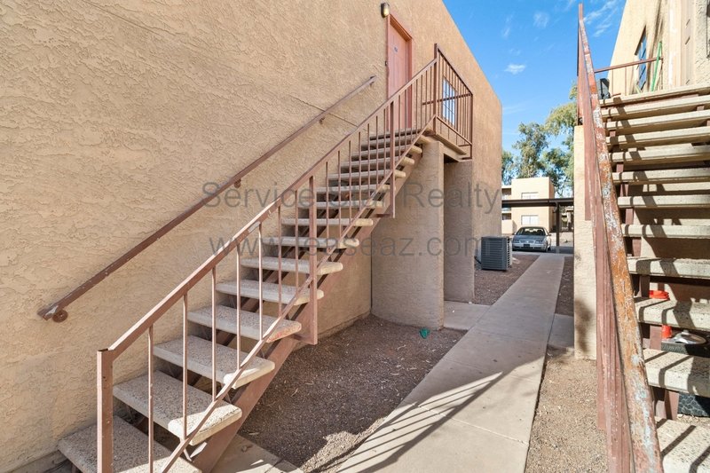 **2 WEEKS FREE RENT WITH MOVE IN BY 5/22** property image