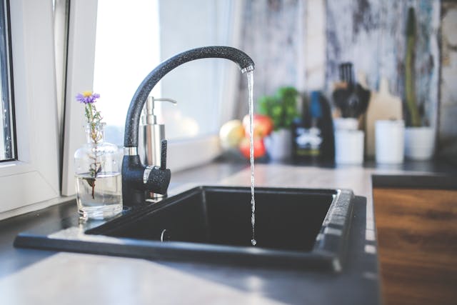 water-tap-running