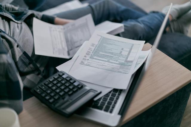 landlord-working-on-documents
