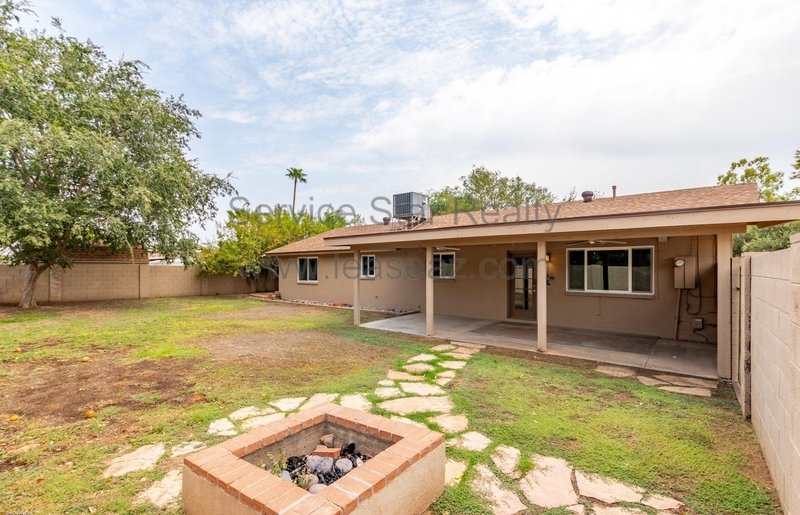 3BR/1.75BA in Scottsdale! property image