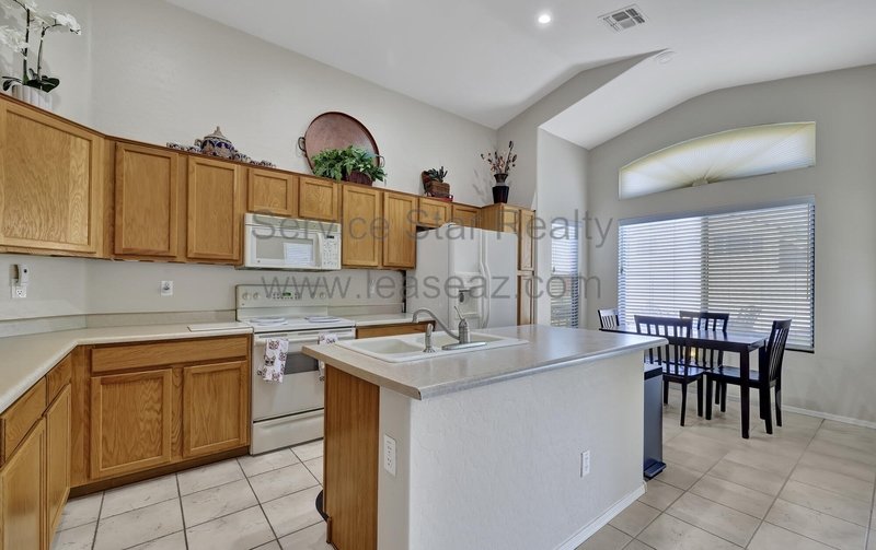 3 bedroom w/den, 2 bath in Litchfield Park property image