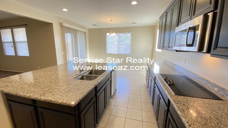 4+3.5 Stunner in gated Laveen Village! property image