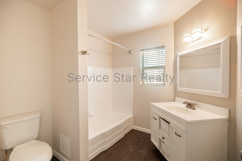 Charming 3-Bed, 2-Bath Home on Spacious Lot in Litchfield Park property image