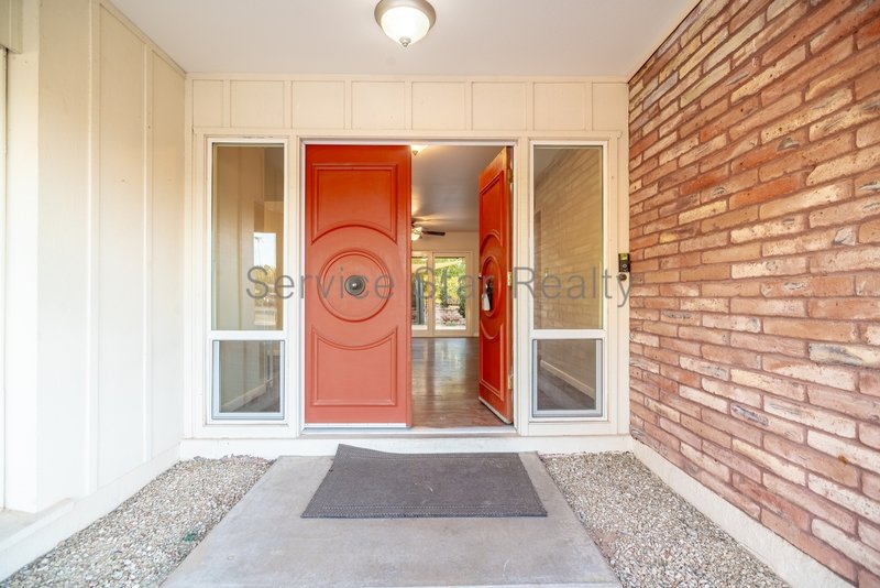 Charming 3-Bed, 2-Bath Home on Spacious Lot in Litchfield Park property image