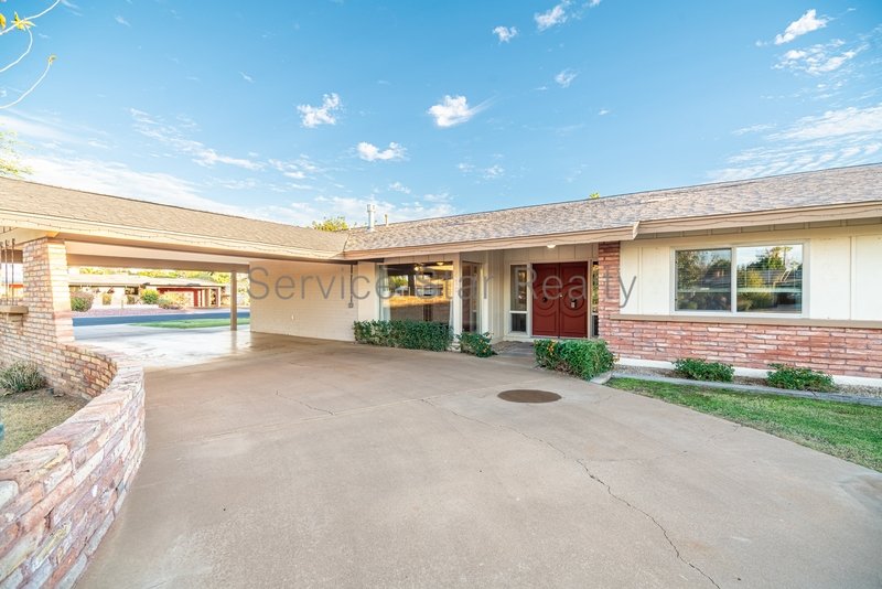 Charming 3-Bed, 2-Bath Home on Spacious Lot in Litchfield Park property image