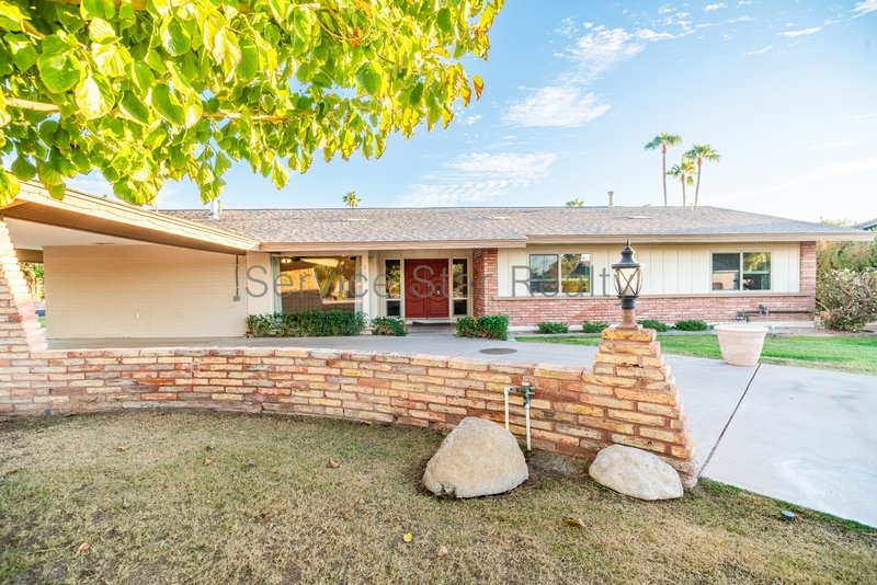 Charming 3-Bed, 2-Bath Home on Spacious Lot in Litchfield Park property image