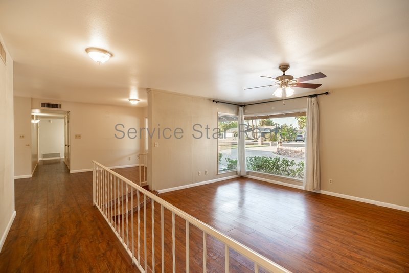 Charming 3-Bed, 2-Bath Home on Spacious Lot in Litchfield Park property image