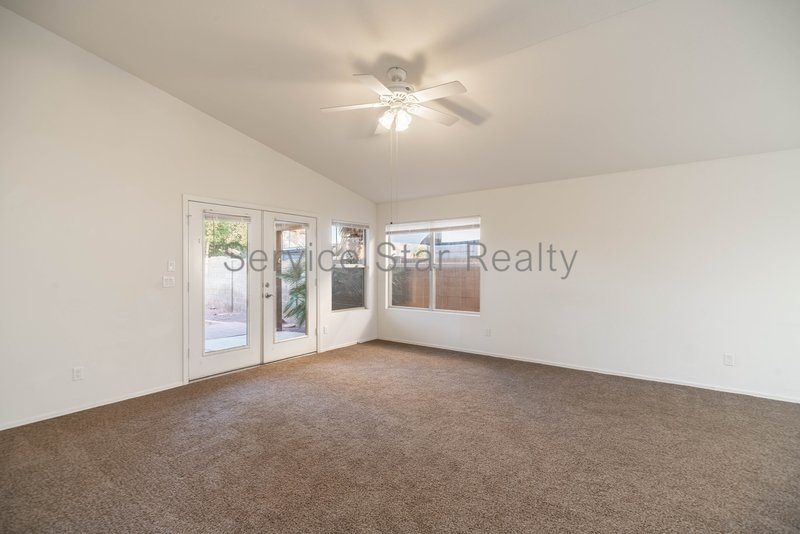 Single-Level 3-Bedroom Home with Open Layout in Phoenix property image