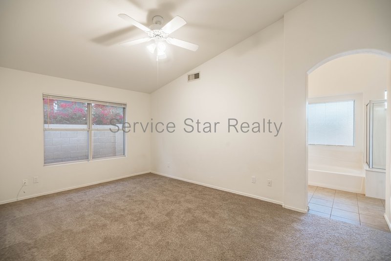 Single-Level 3-Bedroom Home with Open Layout in Phoenix property image
