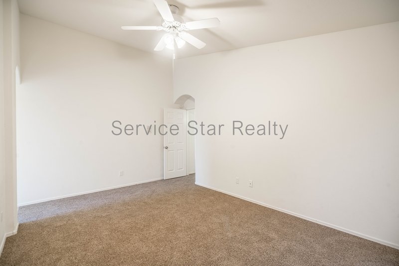 Single-Level 3-Bedroom Home with Open Layout in Phoenix property image