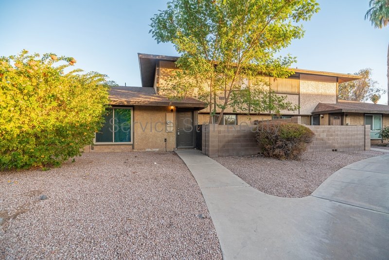 Charming 3-Bed, 1.5-Bath Townhouse with Private Yard in Tempe property image