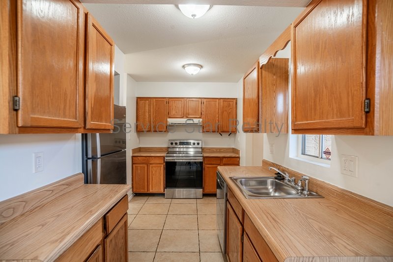 Charming 3-Bed, 1.5-Bath Townhouse with Private Yard in Tempe property image