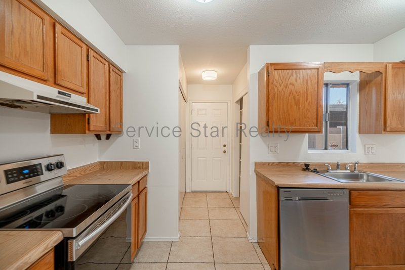 Charming 3-Bed, 1.5-Bath Townhouse with Private Yard in Tempe property image