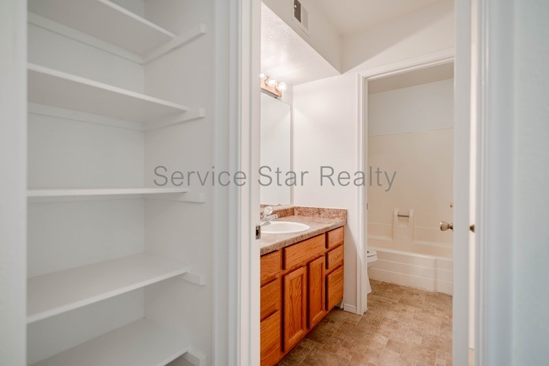 Charming 3-Bed, 1.5-Bath Townhouse with Private Yard in Tempe property image