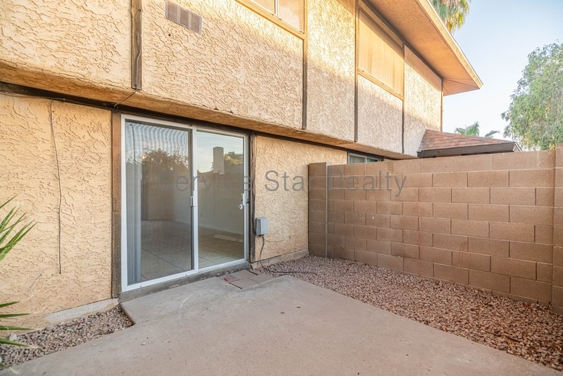 Charming 3-Bed, 1.5-Bath Townhouse with Private Yard in Tempe property image