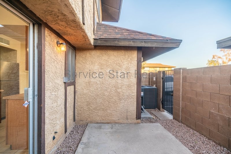 Charming 3-Bed, 1.5-Bath Townhouse with Private Yard in Tempe property image