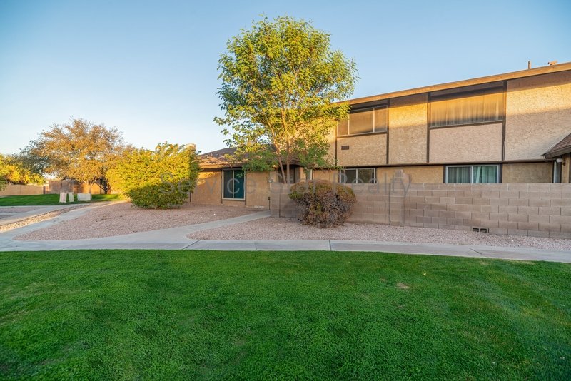 Charming 3-Bed, 1.5-Bath Townhouse with Private Yard in Tempe property image