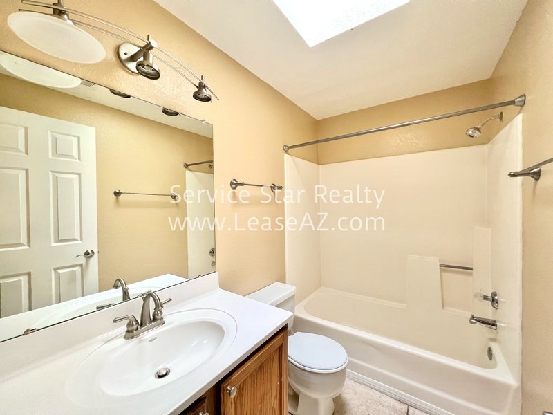 ARCADIA -  3bd/2ba - Fireplace, Balcony property image